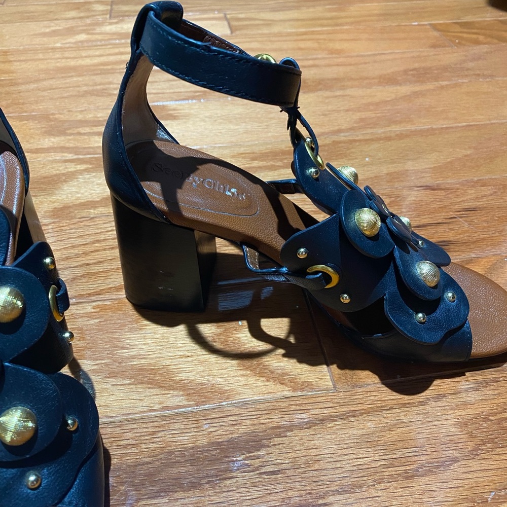 See By Chloe Women's Haya Floral Stud Block-Heel Sandals - Picture 3 of 16